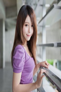 周妍希美乳三点尽露四季图片